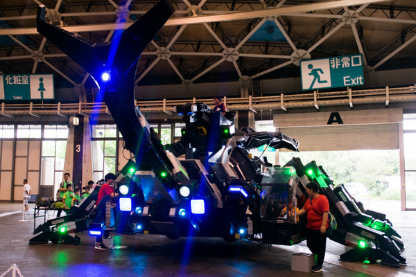 ロボカップで”重さ推定17トン”の「巨大カブトムシロボ（カブトムRX-03）」に乗れるぞ！