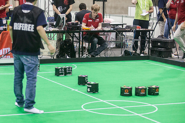 【ロボカップサッカー】ヒューマノイドリーグのルールと魅力「果てしなく遠い夢に向かって」