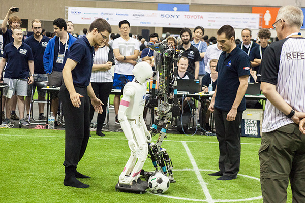 【ロボカップサッカー】ヒューマノイドリーグのルールと魅力「果てしなく遠い夢に向かって」