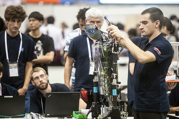 【ロボカップサッカー】ヒューマノイドリーグのルールと魅力「果てしなく遠い夢に向かって」