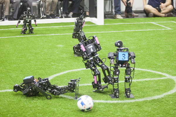 【ロボカップサッカー】ヒューマノイドリーグのルールと魅力「果てしなく遠い夢に向かって」