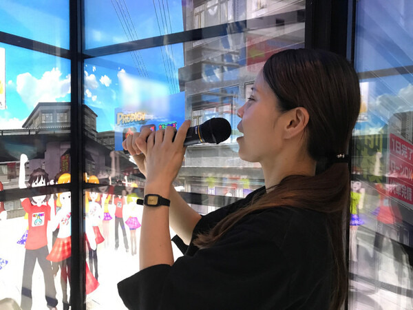 路上ライブから目指すは5万人の観客が待つドーム公演へ！世界初360°のVR超感覚カラオケ、変なホテル ハウステンボスに登場