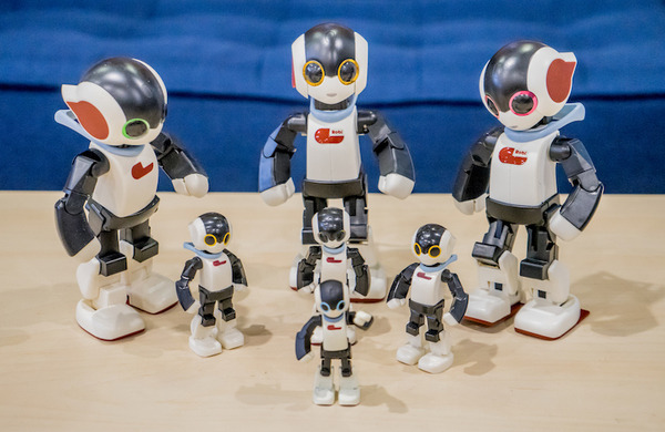 手のひらサイズでズッシリ重い可動フィギュア「メタコレRobi」が可愛い