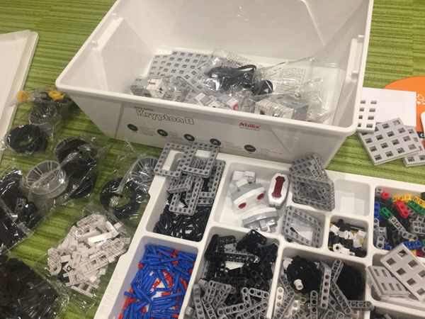 Kryptonシリーズが日本でも発売！ 最上位モデルの「Krypton 8」を開封して、一番かっこいいロボット作ってみた