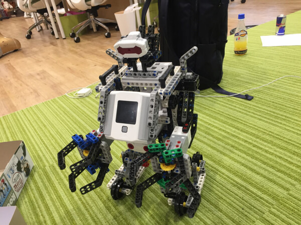 Kryptonシリーズが日本でも発売！ 最上位モデルの「Krypton 8」を開封して、一番かっこいいロボット作ってみた