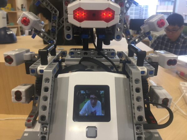 Kryptonシリーズが日本でも発売！ 最上位モデルの「Krypton 8」を開封して、一番かっこいいロボット作ってみた