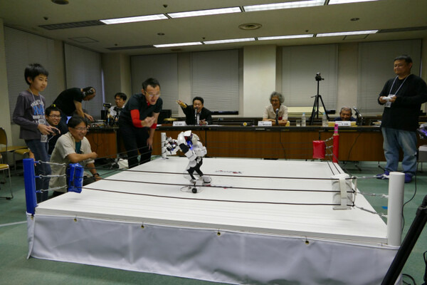 夢が未来を創る「第１回プラレス大会」開催　「プラレス３四郎」連載開始35周年記念
