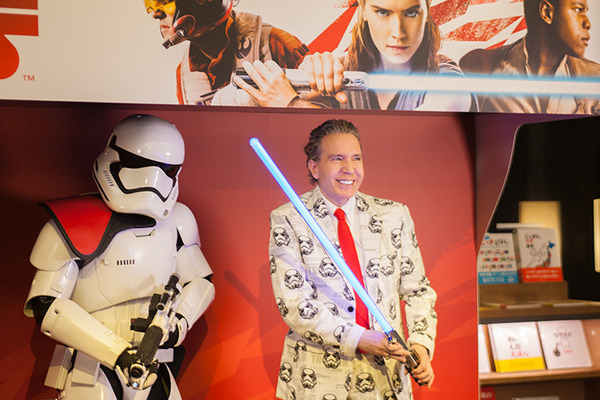 【速報】最新作「スター・ウォーズ／最後のジェダイ」の新キャラ＆新ドロイド、注目の謎とは？ 「Force Friday II」イベントレポート