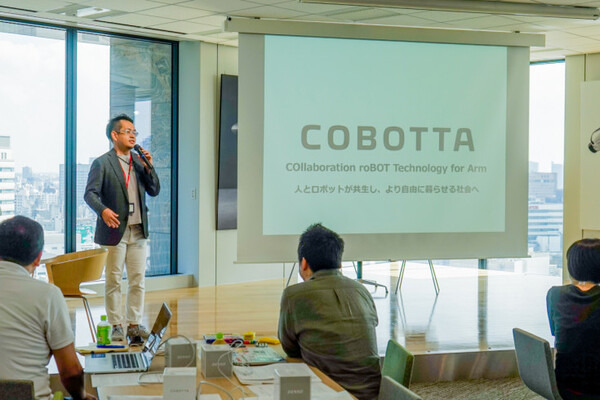小型ロボットアームの活用法を考える、デンソーの「COBOTTAハッカソン」が開催！