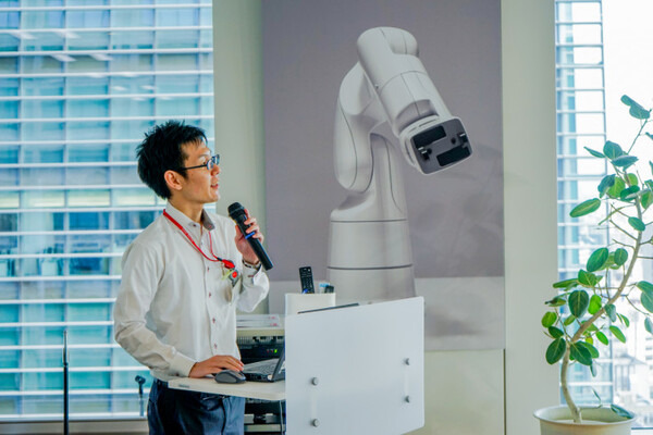 小型ロボットアームの活用法を考える、デンソーの「COBOTTAハッカソン」が開催！