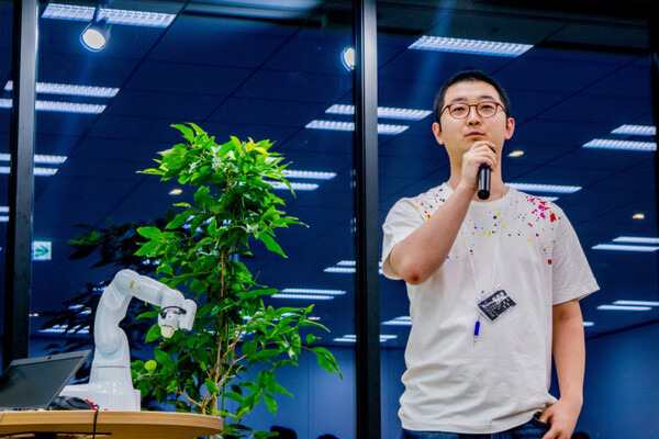 小型ロボットアームの活用法を考える、デンソーの「COBOTTAハッカソン」が開催！