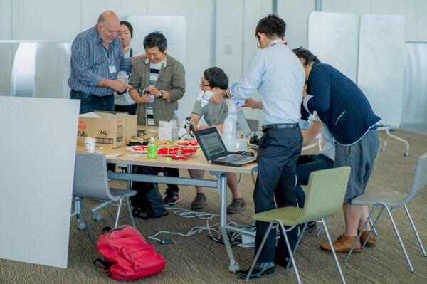 小型ロボットアームの活用法を考える、デンソーの「COBOTTAハッカソン」が開催！
