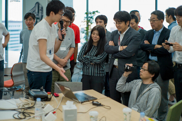 小型ロボットアームの活用法を考える、デンソーの「COBOTTAハッカソン」が開催！