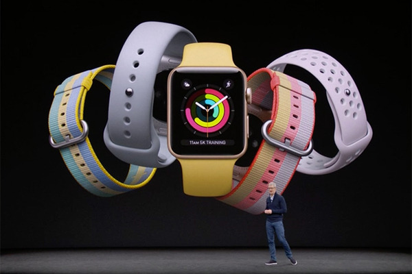 【速報】アップルウォッチがiPhoneから旅立つ日 ～アップルが「Apple Watch Series 3」を発表、音声通話/LTE対応のGPS + Cellularモデルも