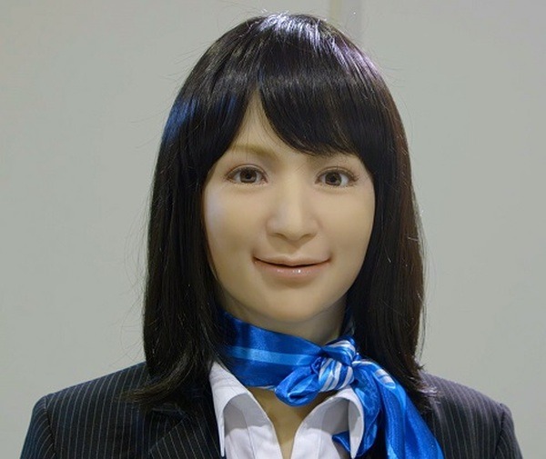 笑顔で会話する受付嬢はロボット！協栄産業とサンリオ子会社のココロが「レセプロイド」「コンシェロイド」を開発