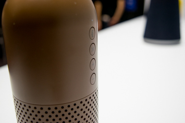 LINEの新スマートスピーカー「CHAMP」がお披露目、サリーモデルとブラウンモデルの2機種