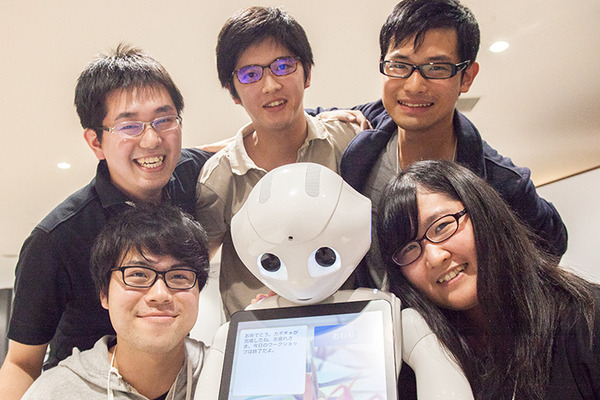 「ペッパソン2017西の陣」で三冠を獲得した「おしえてペッパー！」とは? チームメンバーは全員学生