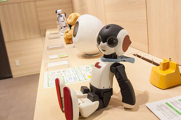新宿高島屋「ロボティクススタジオ」OPEN！百貨店で初となるロボット常設売り場に、会話/教育/ホビー/スタンド/ダンス/ランドロイドなど各種ロボットが勢揃い