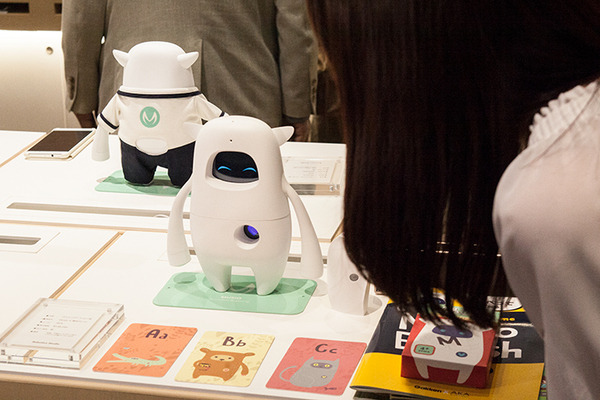 新宿高島屋「ロボティクススタジオ」OPEN！百貨店で初となるロボット常設売り場に、会話/教育/ホビー/スタンド/ダンス/ランドロイドなど各種ロボットが勢揃い