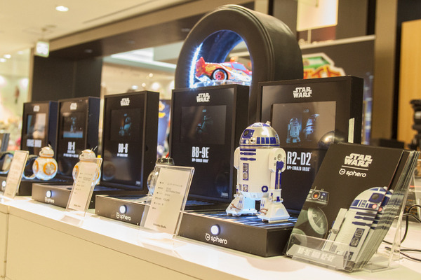新宿高島屋「ロボティクススタジオ」OPEN！百貨店で初となるロボット常設売り場に、会話/教育/ホビー/スタンド/ダンス/ランドロイドなど各種ロボットが勢揃い