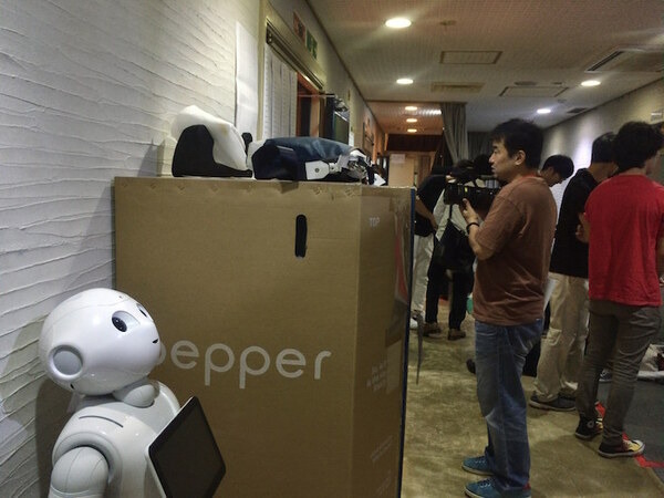 【密着レポート】ロボット漫才のペッパーズ、今年はなんと２台のペッパーで漫才！？