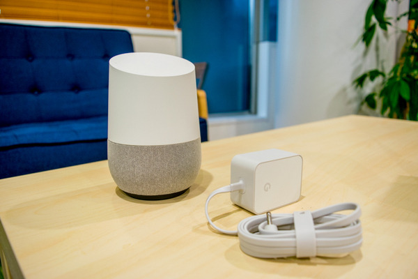 【写真レポート】本日発売「Google Home」開封の儀！ そして海外版と並べてみた。日本語版との違いは？