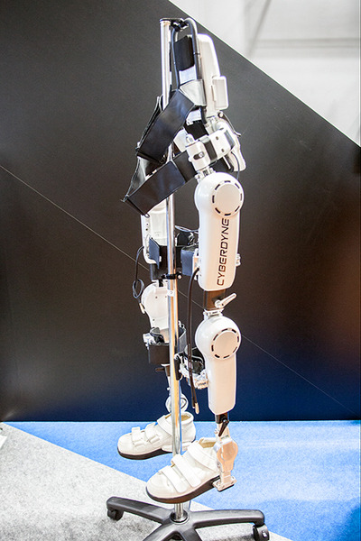 サイバーダインとAIGが脊損受傷の小中高生を対象にロボットスーツHALを使った「歩行機能向上促進プログラム」を神奈川で実施！あきらめを希望に変える