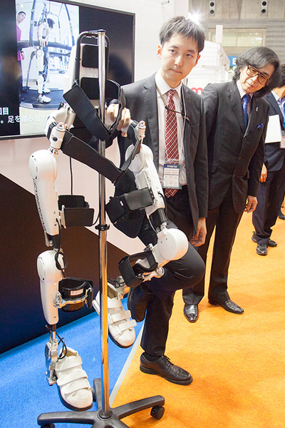 サイバーダインとAIGが脊損受傷の小中高生を対象にロボットスーツHALを使った「歩行機能向上促進プログラム」を神奈川で実施！あきらめを希望に変える