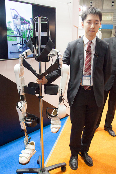 サイバーダインとAIGが脊損受傷の小中高生を対象にロボットスーツHALを使った「歩行機能向上促進プログラム」を神奈川で実施！あきらめを希望に変える