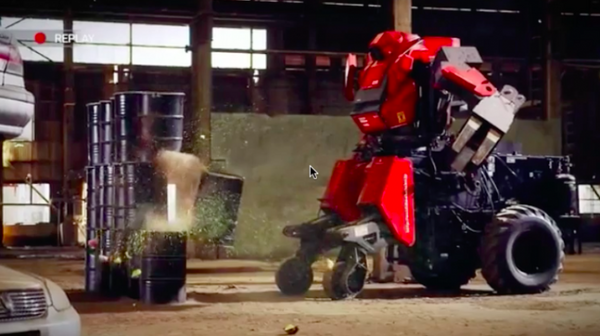 【動画あり】日米巨大ロボット対決「水道橋重工」vs「MegaBots」、クラタスが1体目を倒すも、2体目のチェーンソーに敗れる