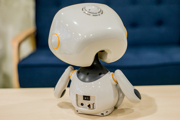 もうすぐ発売！ユニロボットの「unibo」フォトギャラリー by ロボスタカメラ部