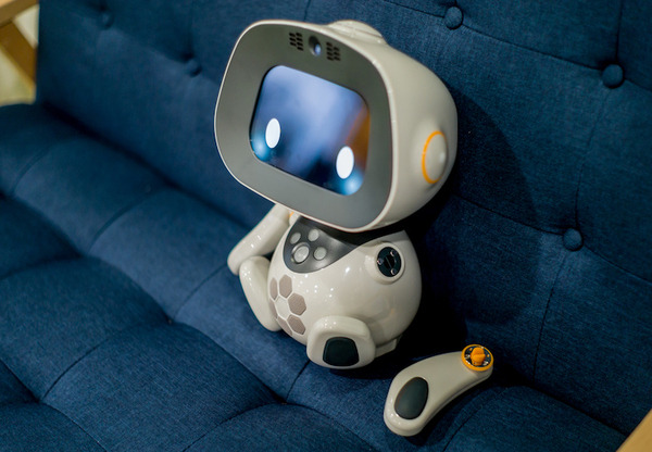もうすぐ発売！ユニロボットの「unibo」フォトギャラリー by ロボスタカメラ部