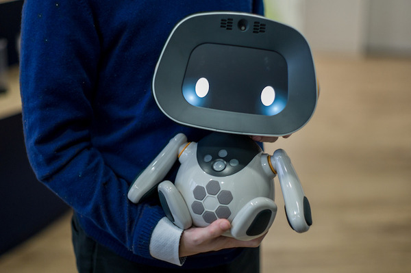 もうすぐ発売！ユニロボットの「unibo」フォトギャラリー by ロボスタカメラ部