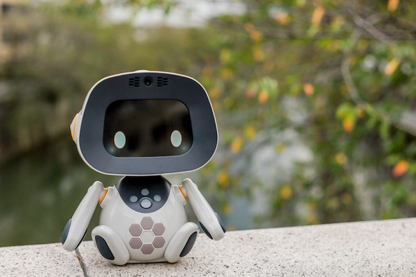 もうすぐ発売！ユニロボットの「unibo」フォトギャラリー by ロボスタカメラ部