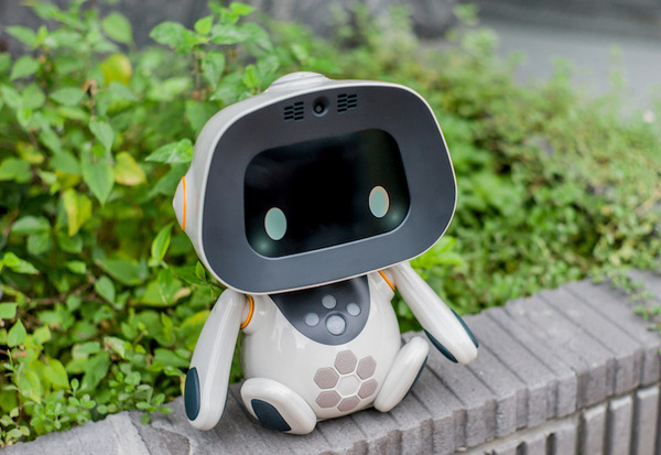 もうすぐ発売！ユニロボットの「unibo」フォトギャラリー by ロボスタカメラ部