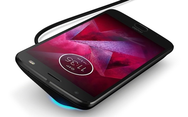 【どこでもアレクサ】モトローラ、スマホ背面に装着する「moto Smart Speaker with Amazon Alexa」モジュール発表！