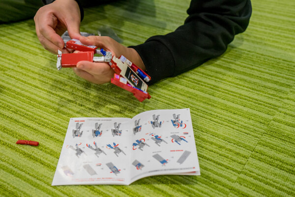 【トランスフォーマー】「INFOBAR OPTIMUS PRIME(NISHIKIGOI)」が届いたので開封してみた！【auTF】