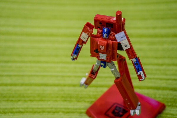 【トランスフォーマー】「INFOBAR OPTIMUS PRIME(NISHIKIGOI)」が届いたので開封してみた！【auTF】