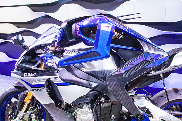 ヤマハの自律ロボットライダー「モトボット(MOTOBOT Ver.2)」のしくみとライディング技術　開発者インタビュー