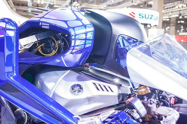 ヤマハの自律ロボットライダー「モトボット(MOTOBOT Ver.2)」のしくみとライディング技術　開発者インタビュー