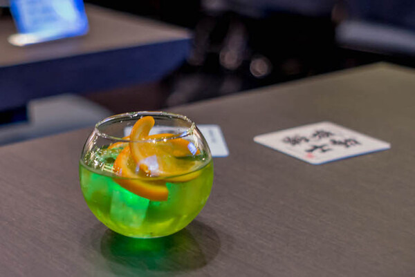 【戦士たちの中立酒場】 「映像居酒屋 ロボ基地」フォトレポート！ by ロボスタカメラ部