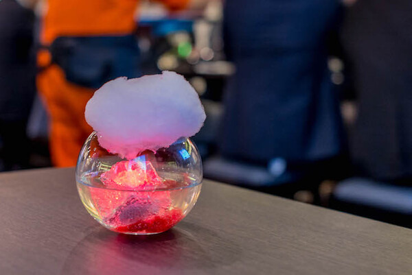 【戦士たちの中立酒場】 「映像居酒屋 ロボ基地」フォトレポート！ by ロボスタカメラ部