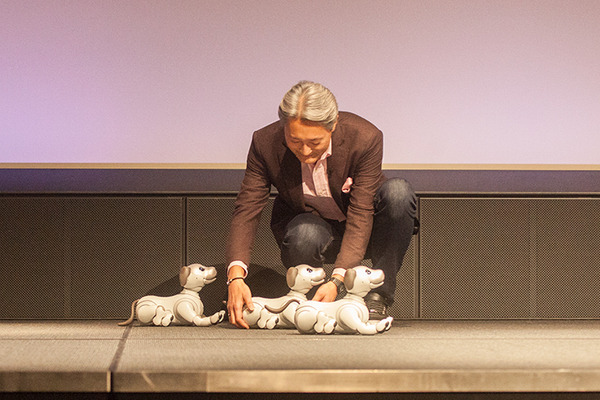 【フォトレポート】ソニーの新型「aibo（アイボ）」の写真をたっぷり見せます！