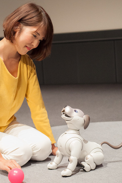 【フォトレポート】ソニーの新型「aibo（アイボ）」の写真をたっぷり見せます！