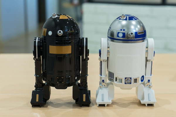 【動画あり】スフィロのスター・ウォーズ新ドロイド「R2-Q5」レビュー！注目のポイントはココ！「R2-D2」とも比べてみた
