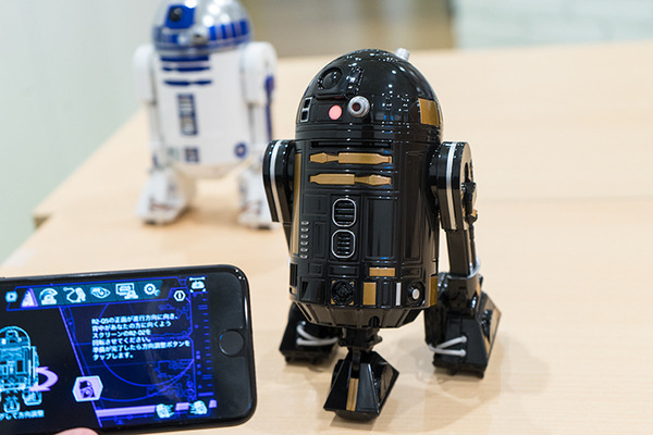 【動画あり】スフィロのスター・ウォーズ新ドロイド「R2-Q5」レビュー！注目のポイントはココ！「R2-D2」とも比べてみた