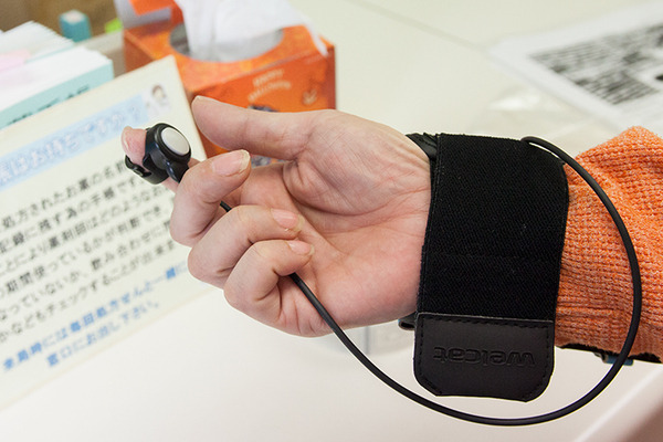 【医療ICTにMR活用】薬の保管場所をメガネ型端末が誘導！ホロレンズで調剤業務を効率化、ミスを防ぐ「調剤薬局支援システム」、シャンティが開発