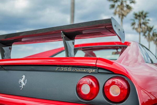 Amazonの「Echo Dot」を車に乗せてドライブへ。フェラーリやオープンカーでの使い心地は？