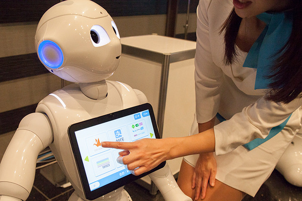 未来のレジ係はロボットに？ 接客から決済まで全て担当する「レジ for Pepper」は月額1.5万円から