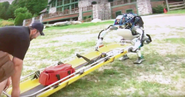 【動画あり】ボストン・ダイナミクスの「アトラス」の協働作業がすごすぎ！ ソフトバンクロボットワールドで映像披露